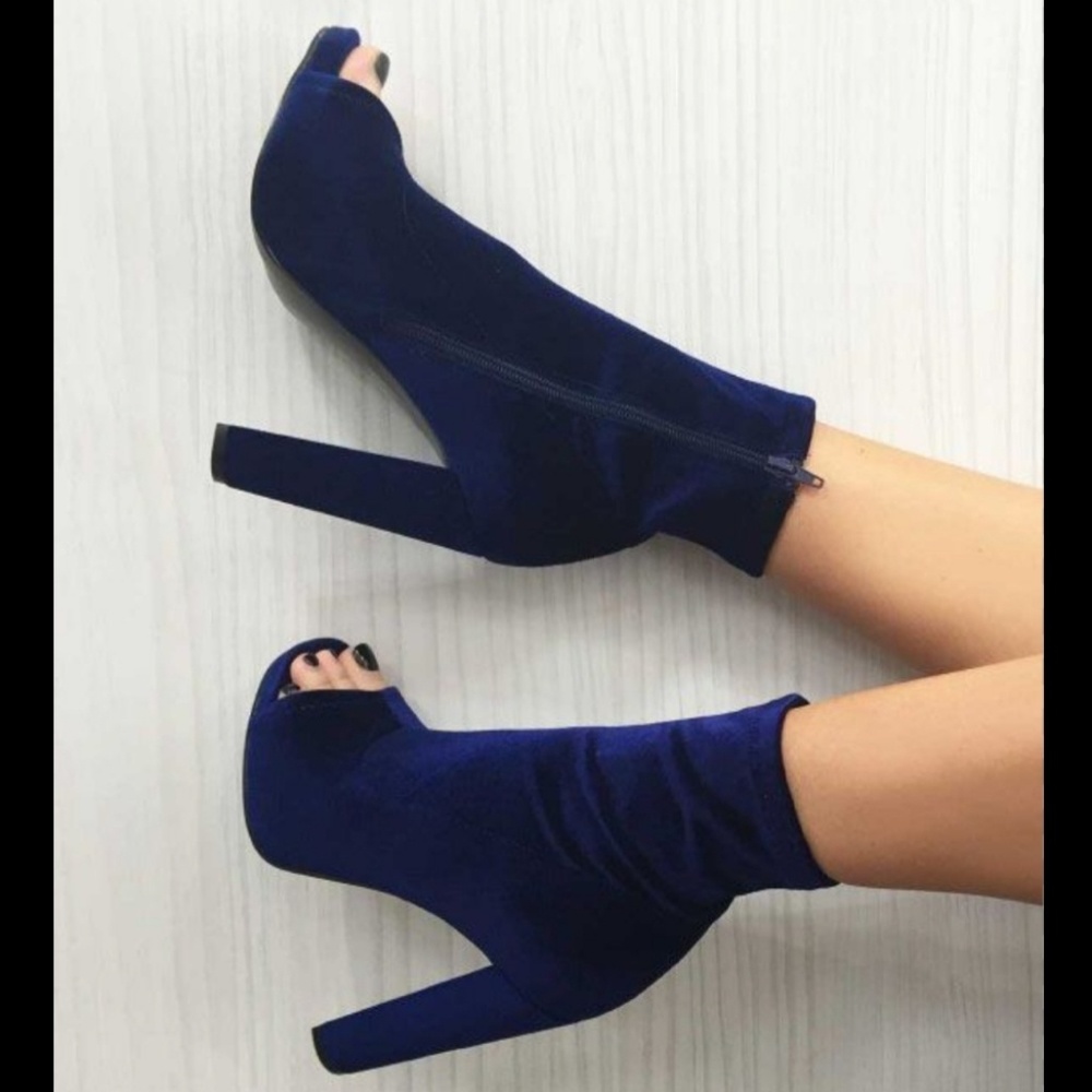 Steve Madden Esspecial Peeptoe Sock Heeled boots